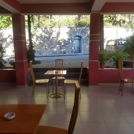 Flora Apartment *